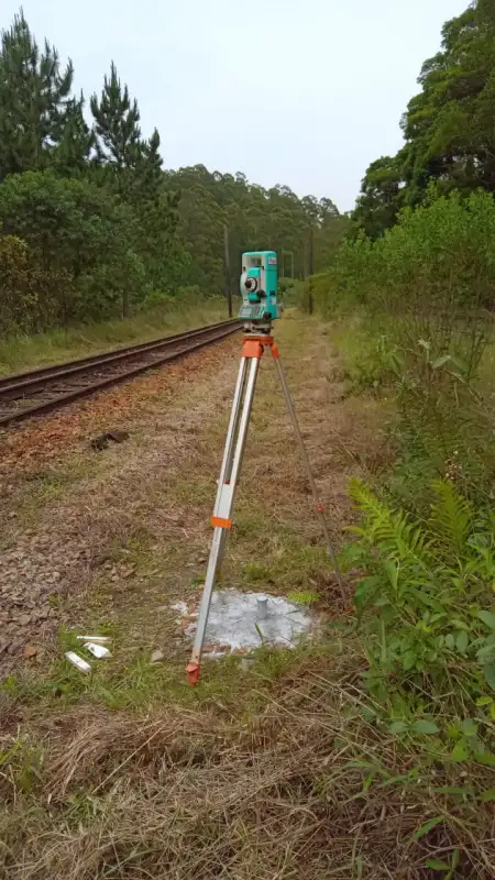 Monitoramento de recalque topográfico